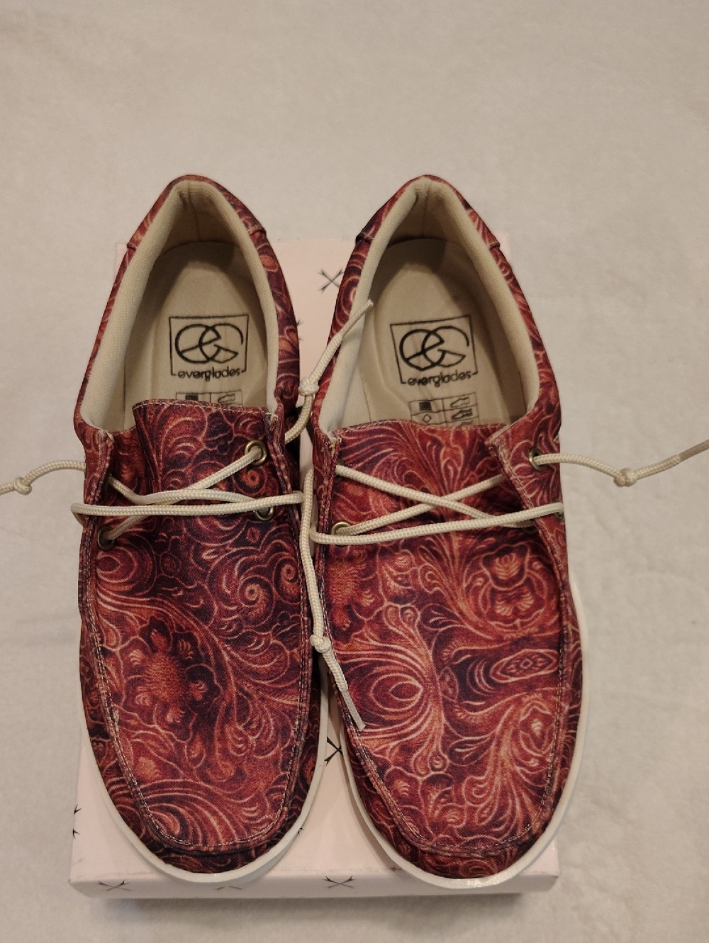Leisure Floral-Print Women’s Loafers in Burgundy